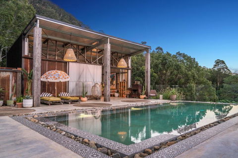 Blackbird Luxury Accommodation - Accommodation Redcliffe 2