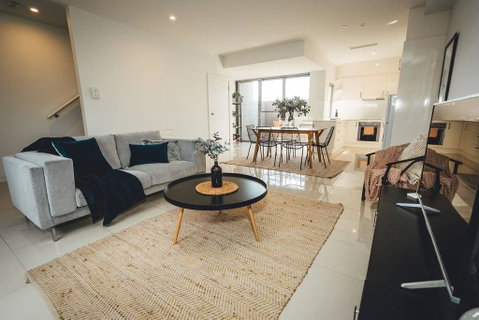 Blue Gum On First Ave - CBD Fringe, WiFi, Netflix - Accommodation Redcliffe 1