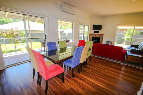 Blue Hills Rise - Accommodation Redcliffe 0