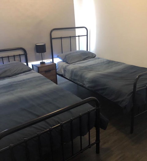 Blue Leaf Cottage - Accommodation Redcliffe 3