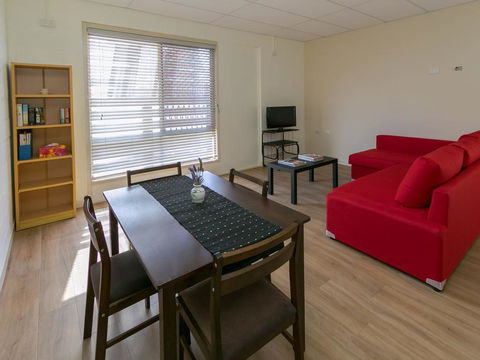 Blue Water Retreat - Downstairs - Accommodation Redcliffe 3