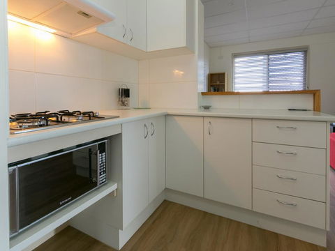 Blue Water Retreat - Downstairs - Accommodation Redcliffe 1