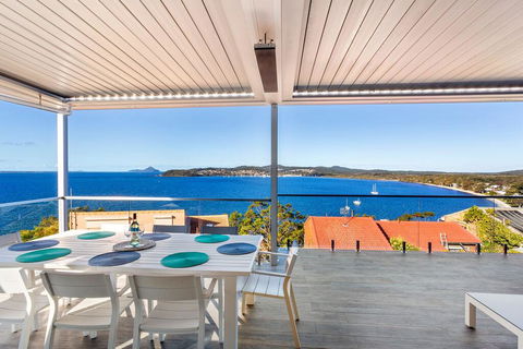Blue Water Splendour - Infinity Pool And Amazing Views!! - Accommodation Redcliffe 2