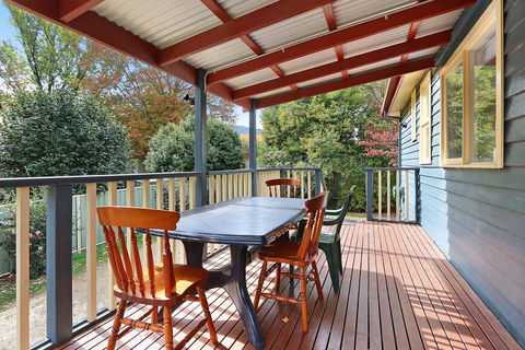 Blue Wren Cottage - Accommodation Redcliffe 2