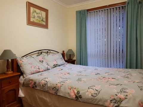 Blueberry B&B - Accommodation Redcliffe 1