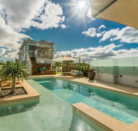 Bluewater House - Accommodation Redcliffe