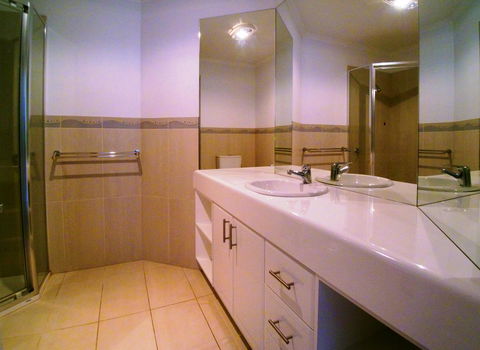 Boardwalk Apartment 6 - Accommodation Redcliffe 3