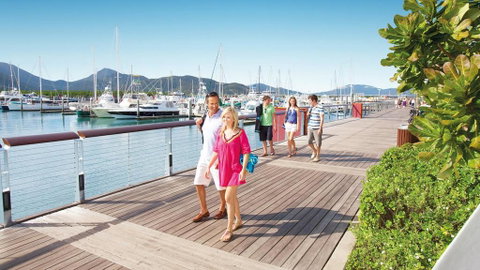 Boatel Cairns - Accommodation Redcliffe 1