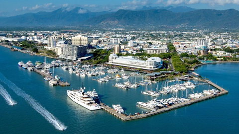 Boatel Cairns - Accommodation Redcliffe 0