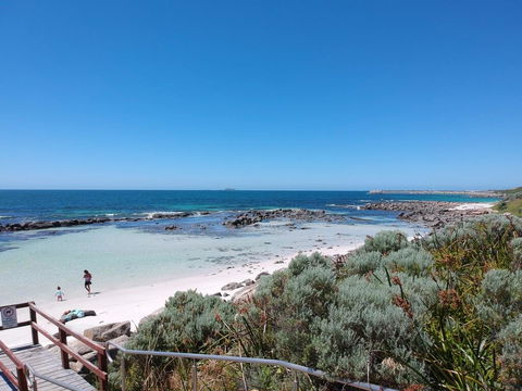 Boathouse - Nearly In The Water And Wonderful Views - Accommodation Redcliffe 3