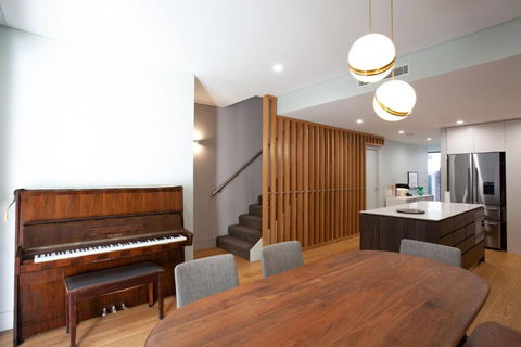 The Modern Marvel, Turramurra - Accommodation Redcliffe 2