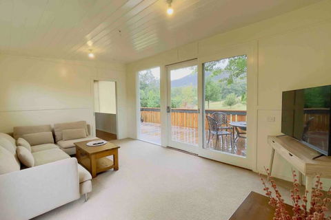 Tiny House At Gilderoy Valley Views - Accommodation Redcliffe 3