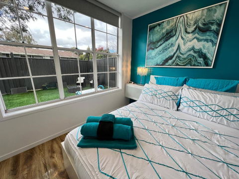 Tiny House In Belconnen 1BR Self Contained Wine - Accommodation Redcliffe 2