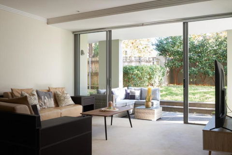 Warrawee Garden - Premium 3 Bedroom Apartment - Accommodation Redcliffe 0