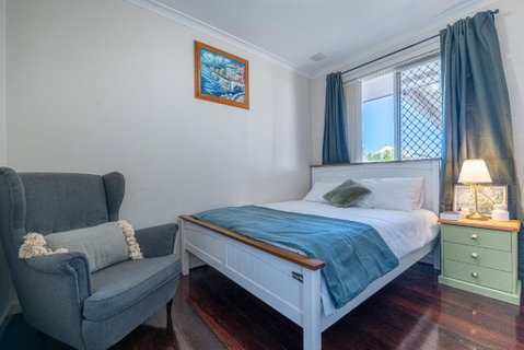 Warmth House Nr Airport 2rooms 5beds Yard N Parking - Accommodation Redcliffe 1