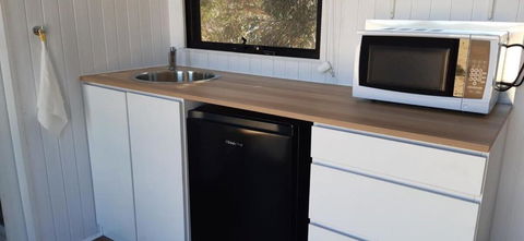 Willalooka Retreat By Tiny Away - Accommodation Redcliffe 3
