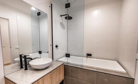 Williamstown Townhouse - Accommodation Redcliffe 2