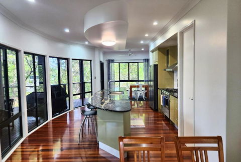 EUROLIE ON HIGH At Kingfisher Bay Fraser Island - Accommodation Redcliffe 4