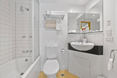 YEHS Hotel Melbourne CBD - Accommodation Redcliffe 2