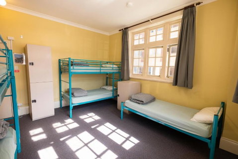 YHA Newcastle Beach - Accommodation Redcliffe 2