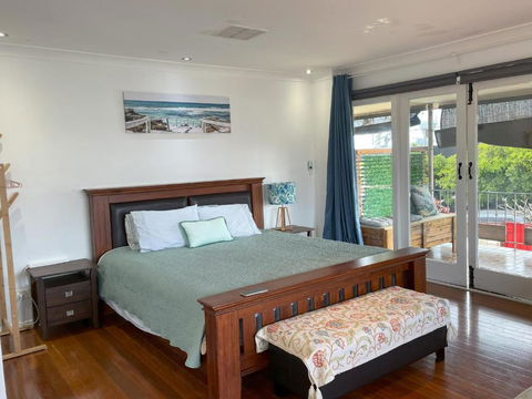 Zen Escape Guest House- Romantic Escape, Cozy Delight, Oasis Suite - Accommodation Redcliffe 0