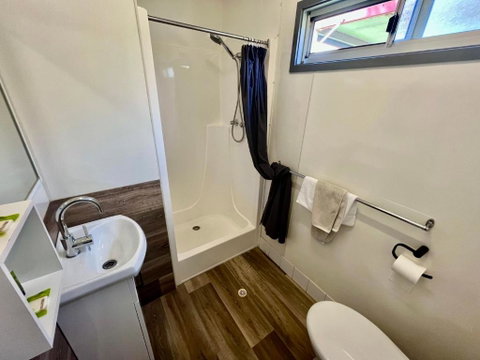 Young Caravan And Tourist Park - Accommodation Redcliffe 3