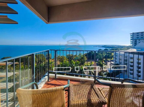 ZEN88 ESPLANADE: 1-BR Top Floor Ocean View Suite - Accommodation Redcliffe 0