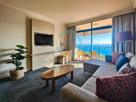 ZEN88 ESPLANADE: 1-BR Top Floor Ocean View Suite - Accommodation Redcliffe 2