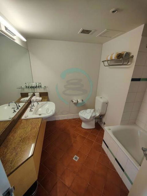 ZEN88 ESPLANADE: 1-BR Top Floor Ocean View Suite - Accommodation Redcliffe 3