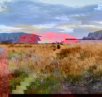 Uluru Ayers Rock Sunset with Outback Barbecue Dinner and Star Tour - Accommodation Redcliffe
