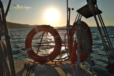 Townsville Small Group Early Morning Sailing Cruise Boat Tour Charter Hire - Accommodation Redcliffe 0