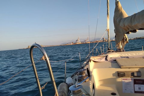 Townsville Small Group Early Morning Sailing Cruise Boat Tour Charter Hire - Accommodation Redcliffe 2