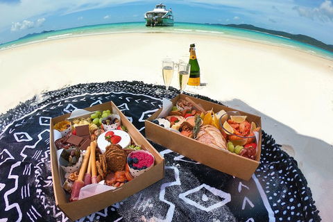 Reef & Whitehaven Landing - Accommodation Redcliffe 2