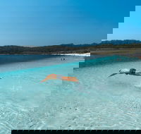Lake McKenzie Full-Day Tour with Lunch from Hervey Bay - Accommodation Redcliffe