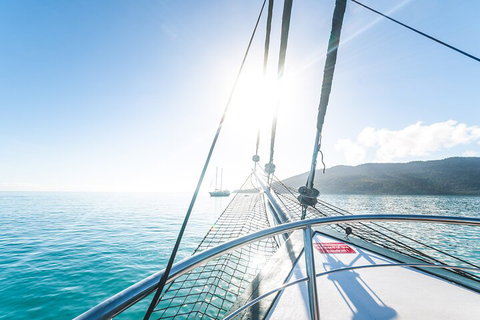 2 Night Whitsunday Islands Cruise On New Horizon From Airlie Beach - Accommodation Redcliffe 2