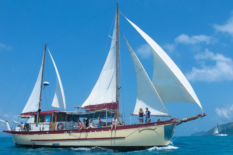 2-Day Whitsundays Sailing Adventure: Summertime - Accommodation Redcliffe 1