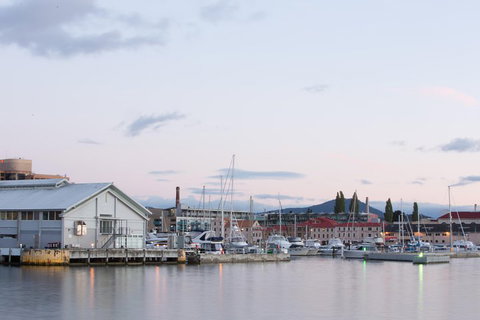 Hobart City Sightseeing Tour Including MONA Admission - Accommodation Redcliffe 4